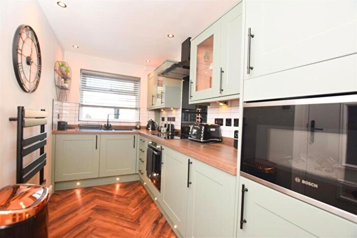 3 Bedroom Detached House For Sale In Silverton Grove, Middleton, Manchester, M24