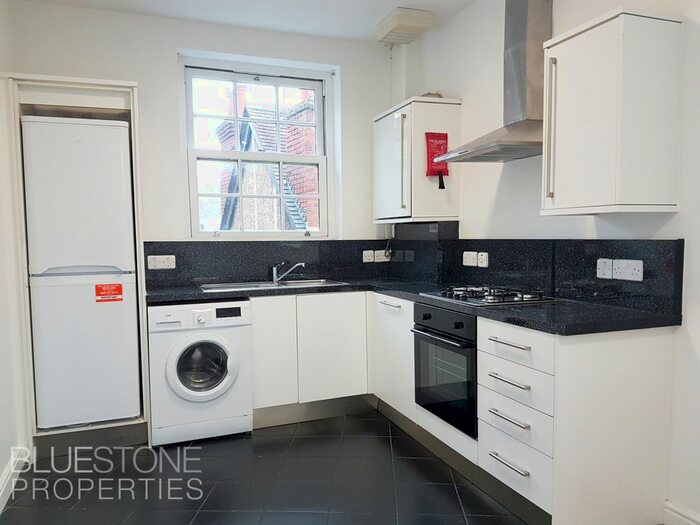 2 Bedroom Flat To Rent In South End, South Croydon, CR0