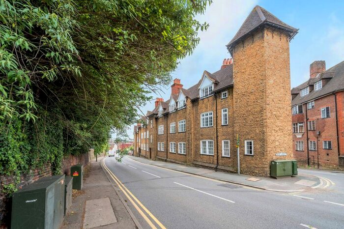 1 Bedroom Flat To Rent In Portsmouth Road, Guildford GU2, Guildford,