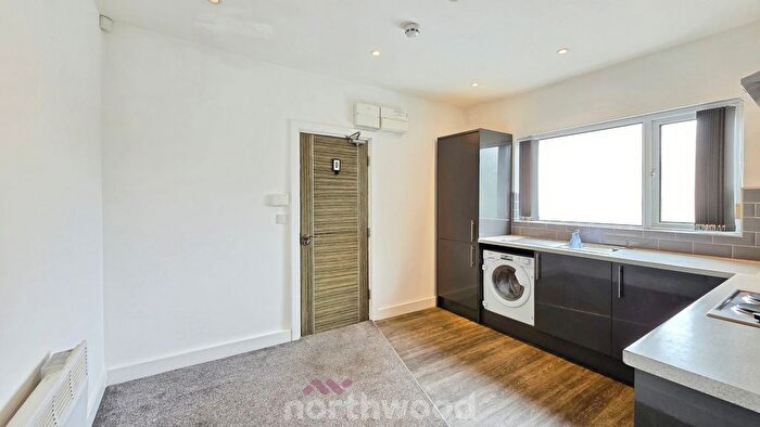 2 Bedroom Flat To Rent In Beckett Road, Wheatley, Doncaster, DN2