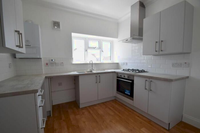 1 Bedroom Flat To Rent In London Road, Leigh On Sea, Essex SS9