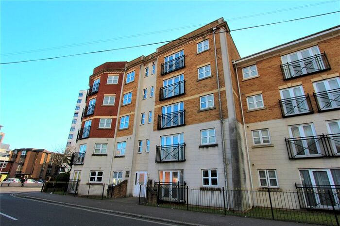 2 Bedroom Flat To Rent In Handel Road, Southampton, Hampshire, SO15