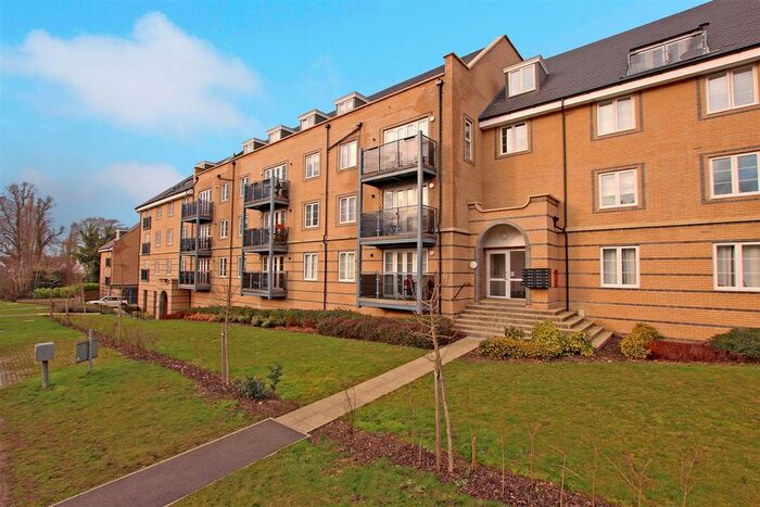 2 Bedroom Flat To Rent In Kingsmead Court, Constables Way, Hertford SG13