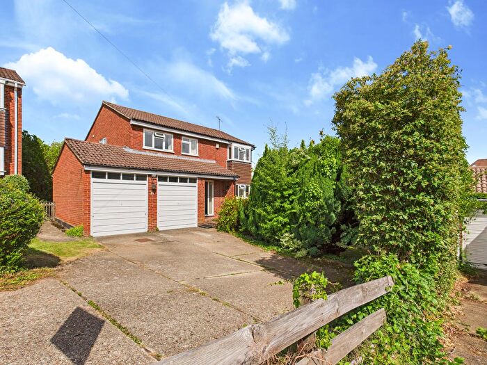 5 Bedroom Detached House For Sale In Redshots Close, Marlow, Buckinghamshire, SL7