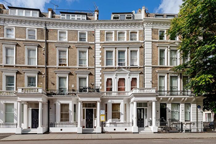 2 Bedroom Flat For Sale In Collingham Road, London, SW5