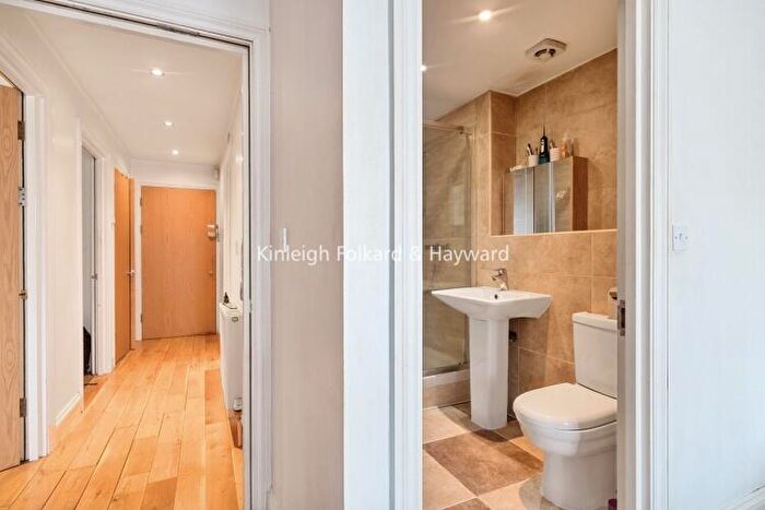 2 Bedroom Apartment To Rent In Dartmouth Road London, SE26