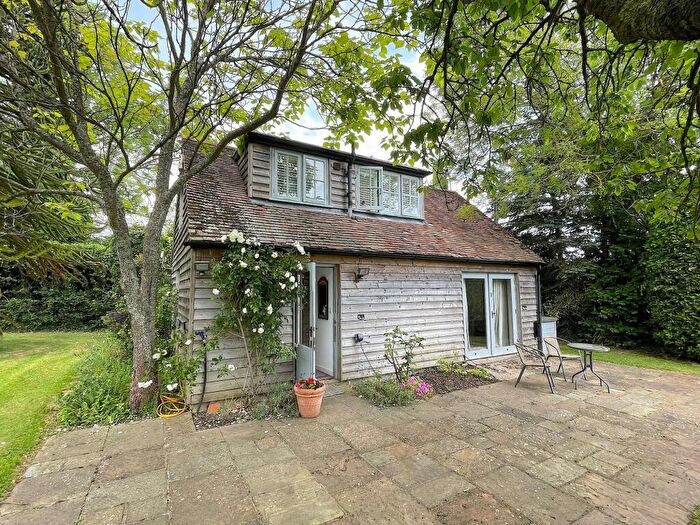 1 Bedroom Detached House For Sale In Perry Wood, Selling, ME13