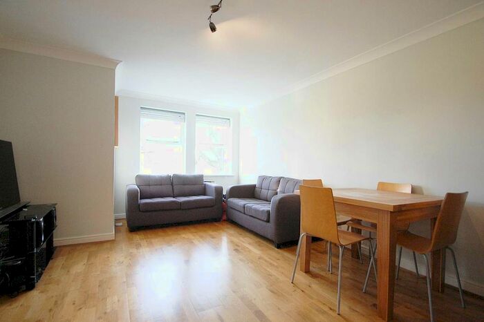 2 Bedroom Flat To Rent In John Archer Way, Wandsworth, London, SW18