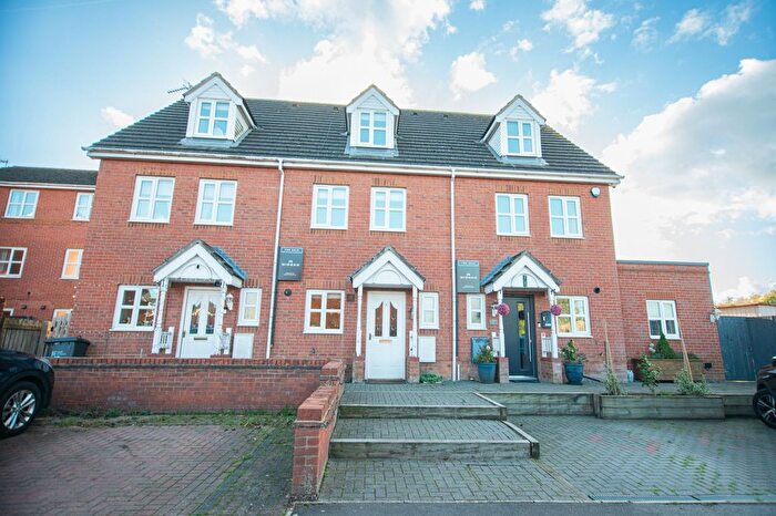 3 Bedroom Terraced House For Sale In Heatherwood Court, Hull, HU7