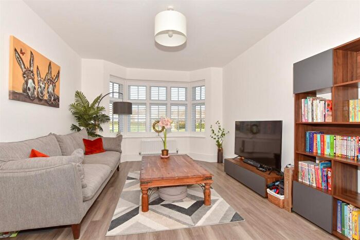 4 Bedroom Detached House For Sale In Judd Road, Canterbury, Kent, CT3