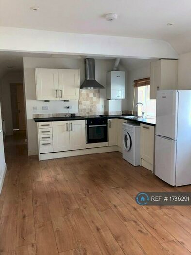 2 Bedroom Flat To Rent In St. Johns Lane, Bristol, BS3