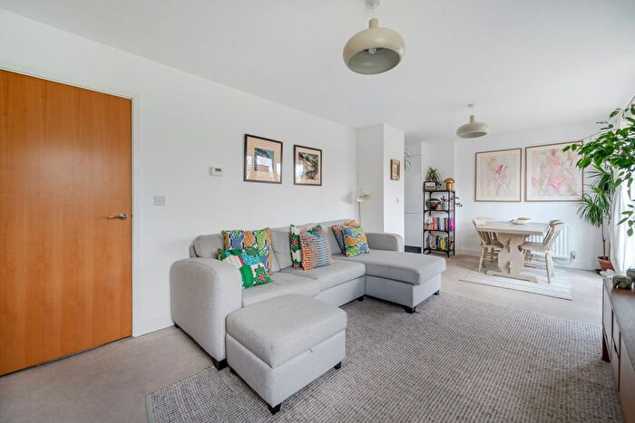 1 Bedroom Flat For Sale In Limerick Close, Balham, London, SW12