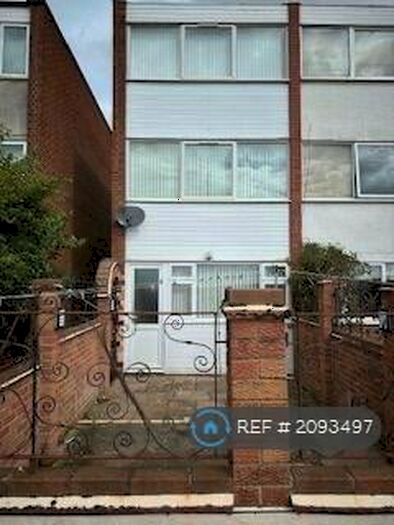 3 Bedroom End Of Terrace House To Rent In St. Michaels Avenue, Gedling, Nottingham, NG4