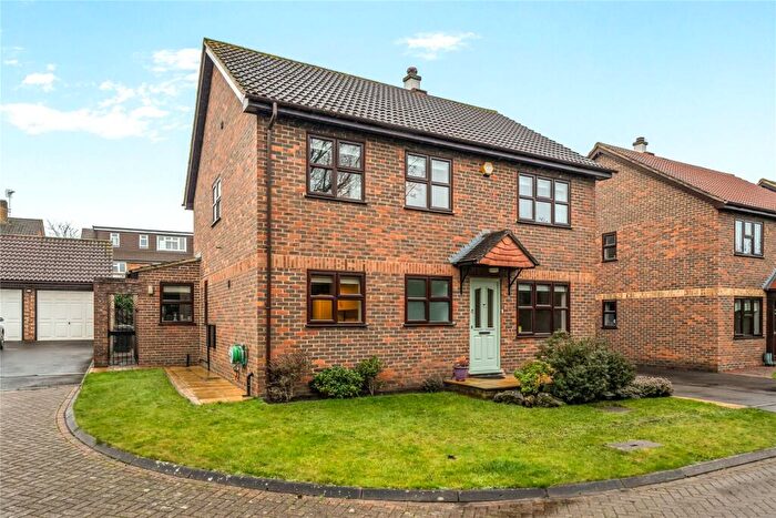 4 Bedroom Detached House For Sale In Coppergate Close, Bromley, BR1