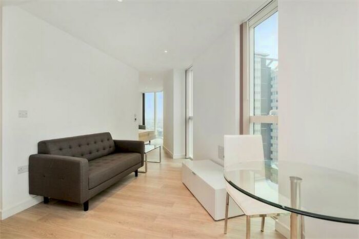 Apartment To Rent In Pinnacle Apartments, Saffron Central Square, Croydon, CR0