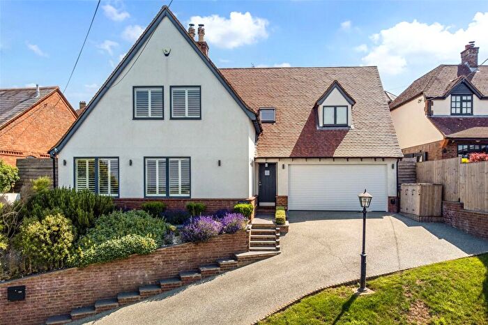 4 Bedroom Detached House For Sale In Lower Road, Loosley Row, Princes Risborough, Buckinghamshire, HP27