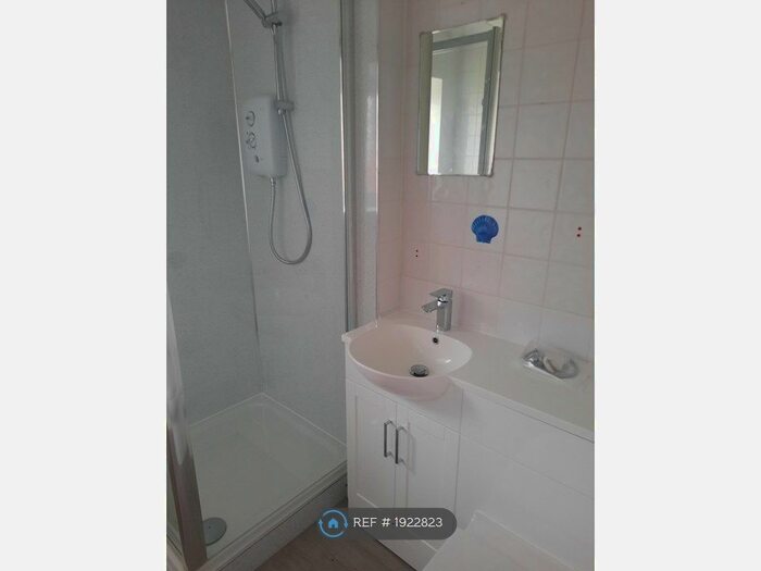 2 Bedroom Flat To Rent In Shortridge Court, Witham, CM8