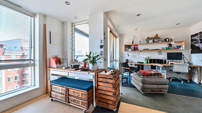 1 Bedroom Flat For Sale In Commercial Wharf, Kingsland Road, Kingsland Wharves, E8