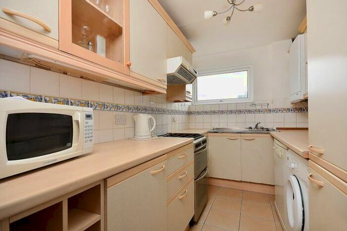 2 Bedroom Flat To Rent In Inglis Road, Ealing Common, London, W5