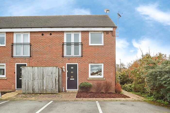 1 Bedroom End Of Terrace House For Sale In Elizabeth Court, Pudsey, LS28