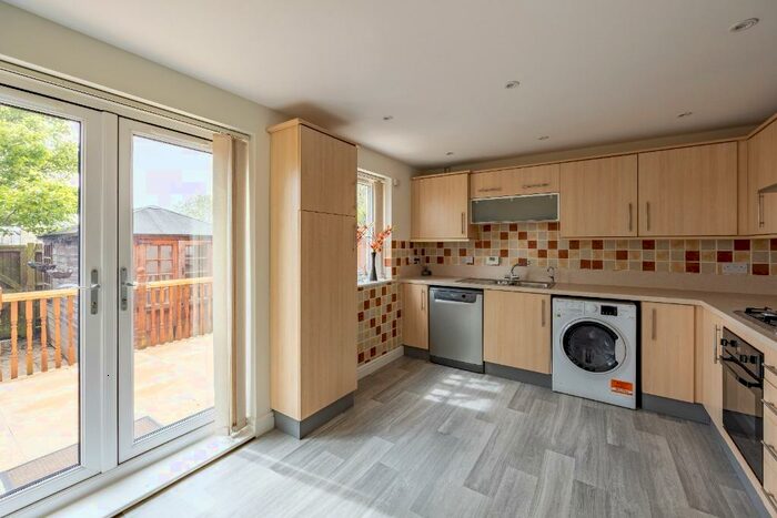 3 Bedroom Town House To Rent In The Firs, Newbury, RG14