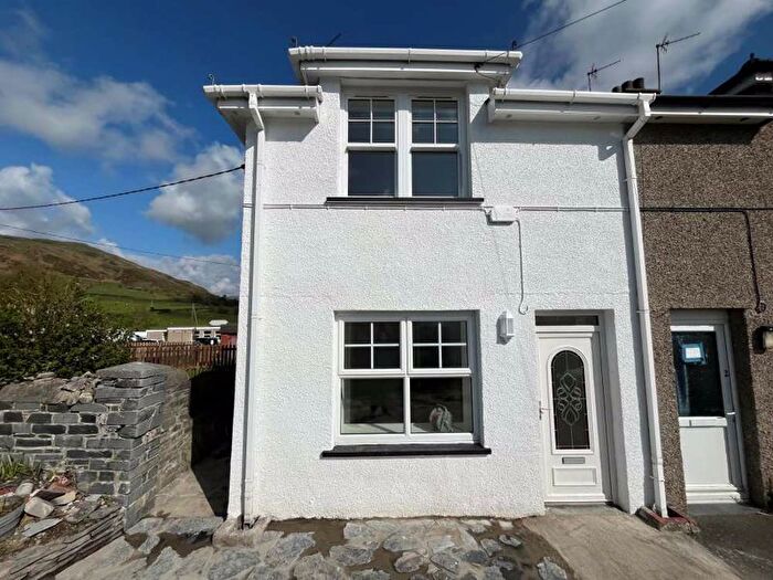 3 Bedroom End Of Terrace House To Rent In Bryncrug, Tywyn, LL36