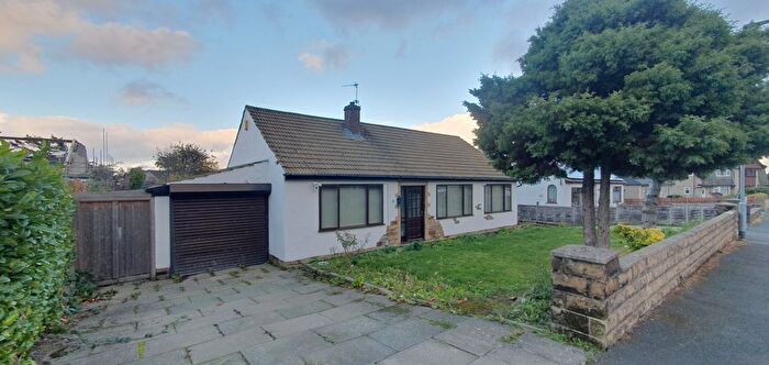 3 Bedroom Bungalow To Rent In Gregory Crescent, Bradford, BD7
