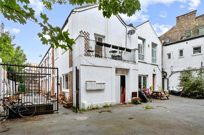 2 Bedroom Terraced House To Rent In Bradbury Mews, London, N16