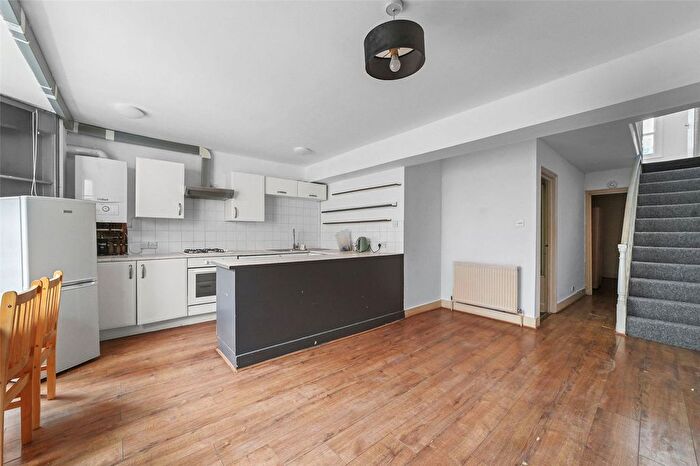 1 Bedroom Flat To Rent In Blurton Road, Hackney, London, E5