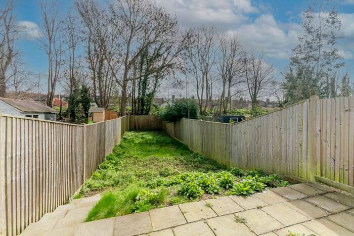 2 Bedroom Flat To Rent In Gleneagle Road, Streatham, London, SW16