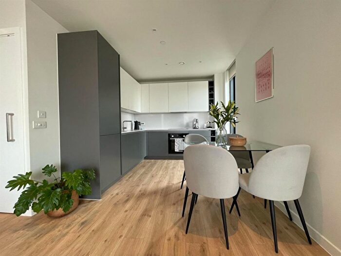 2 Bedroom Flat To Rent In The Gate, Meadowside, Aspin Lane, Manchester, M4