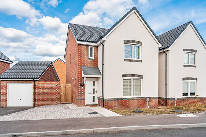 3 Bedroom Detached House For Sale In Dunsden Way, Grove, Wantage, OX12