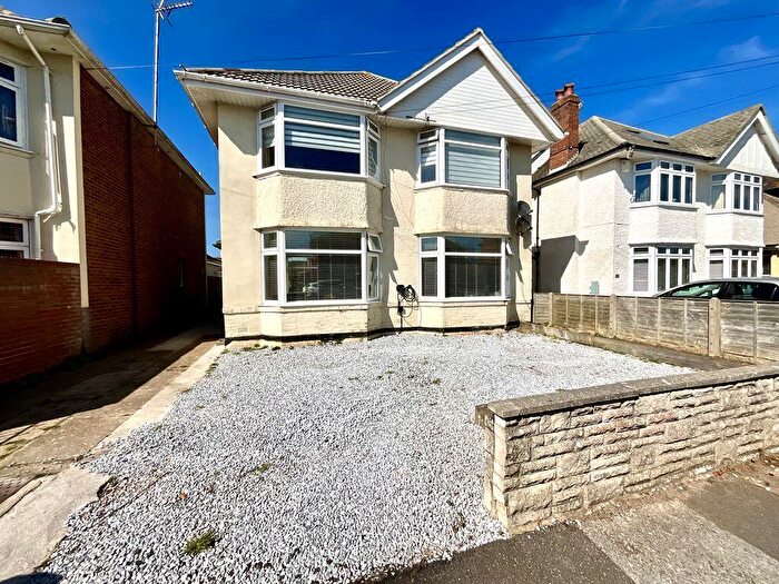 2 Bedroom Flat For Sale In Douglas Road, Southbourne, BH6