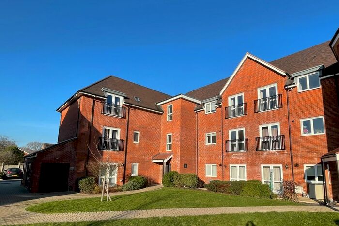 2 Bedroom Flat To Rent In Forge Road, Crawley, RH10
