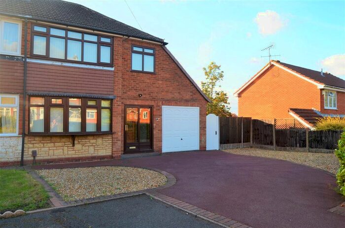 3 Bedroom Semi-Detached House To Rent In Horton Close, Dudley, West Midlands, DY3