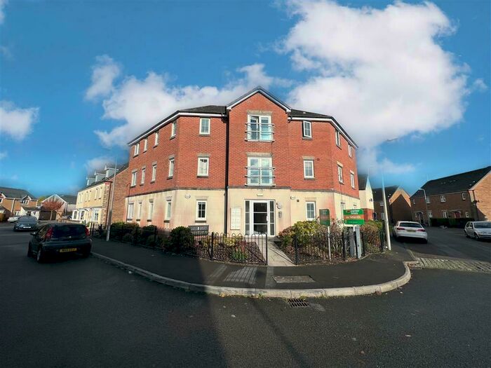 2 Bedroom Flat To Rent In Six Mills Avenue, Gorseinon, Swansea, SA4