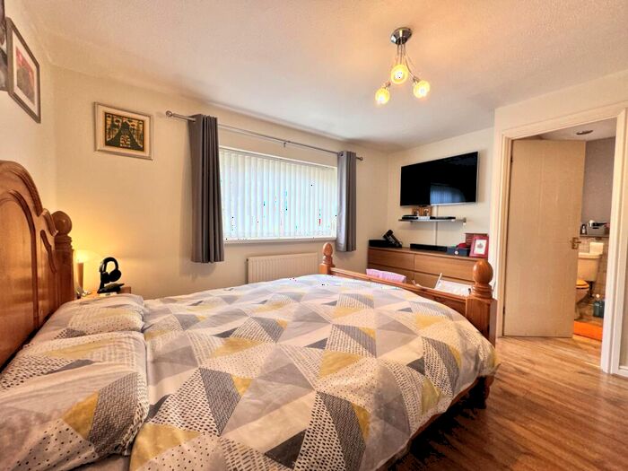 3 Bedroom Detached House For Sale In Springfield Gardens, Hirwaun