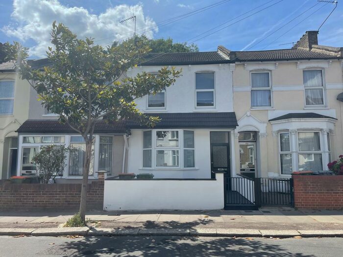 3 Bedroom Terraced House To Rent In Caistor Park Road, Stratford, E15