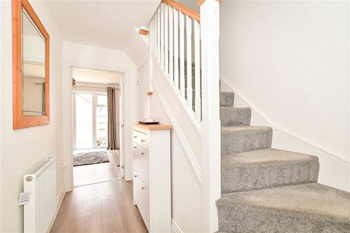 3 Bedroom Semi-Detached House For Sale In Longacres Way, Chichester, West Sussex, PO20