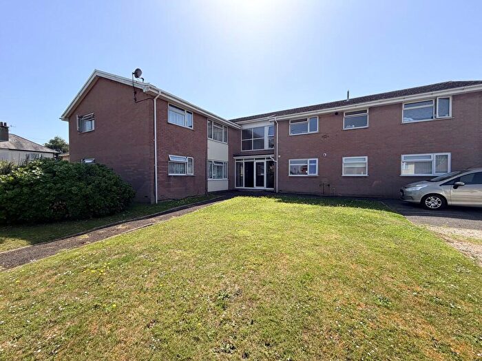 2 Bedroom Apartment For Sale In Stanley Green Road, BH15
