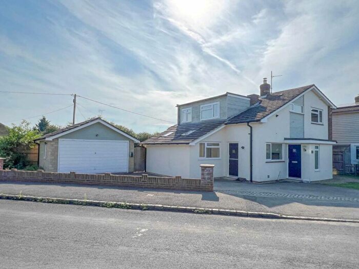 4 Bedroom Detached House To Rent In St. Helens Crescent, Benson, OX10