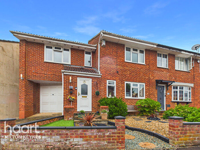 4 Bedroom Semi Detached House For Sale In Hilliard Drive, Milton Keynes, MK13