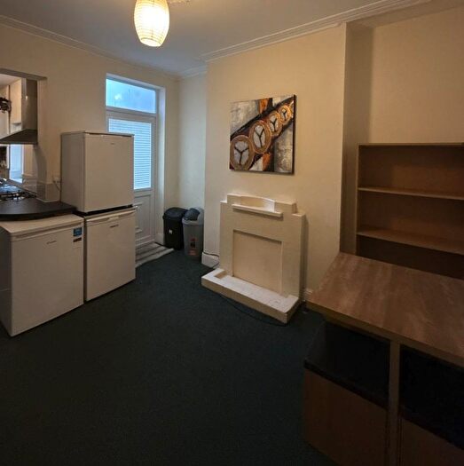 3 Bedroom Terraced House To Rent In Eldon Road, Birmingham, B16