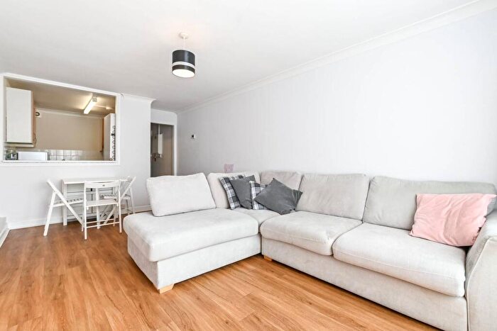 1 Bedroom Flat For Sale In Centurion Close, Islington, London, N7