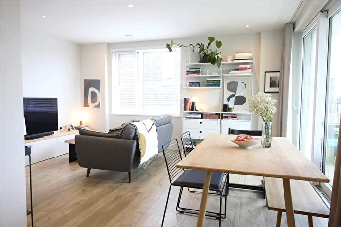 2 Bedroom Apartment For Sale In Beck Square, London, E10