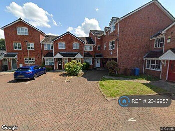 2 Bedroom Flat To Rent In Whitestar Court, Irlam, Manchester, M44