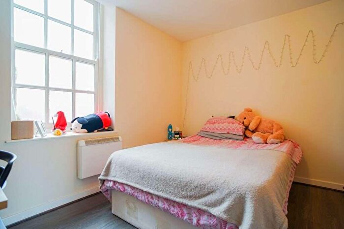 2 Bedroom Flat To Rent In Flat, Croft Buildings, Hawley Street, S1