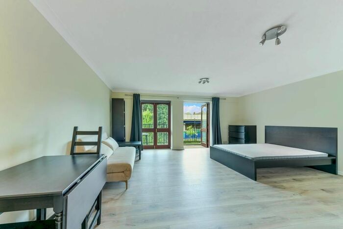 Studio To Rent In Fletcher Street, London, E1