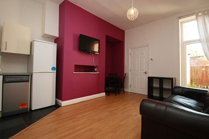3 Bedroom Flat To Rent In (£pppw) Fairfield Road, Newcastle Upon Tyne, NE2