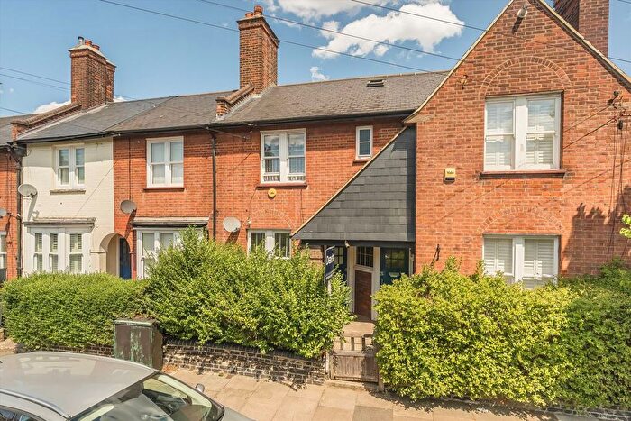 3 Bedroom Terraced House For Sale In Derinton Road, Tooting, SW17